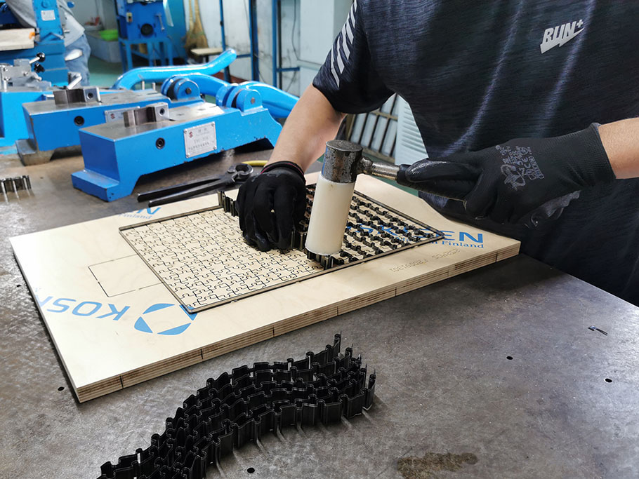 puzzle cutting die
